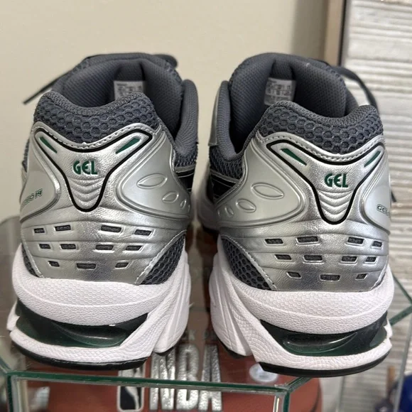 ASICS GEL KAYANO 14 - Picture 4 of 7